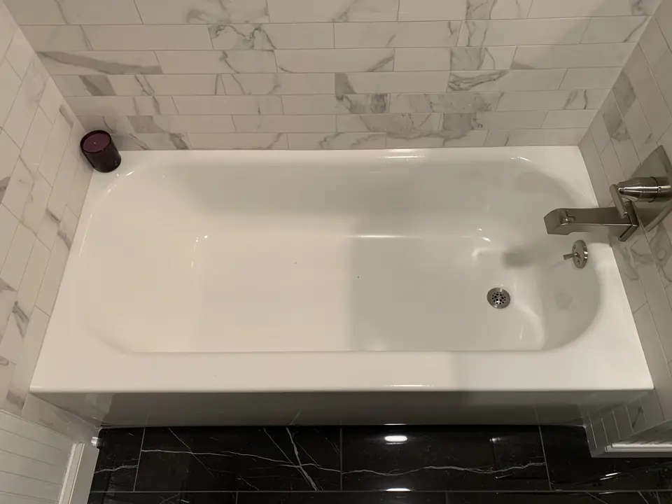 Soaking tub