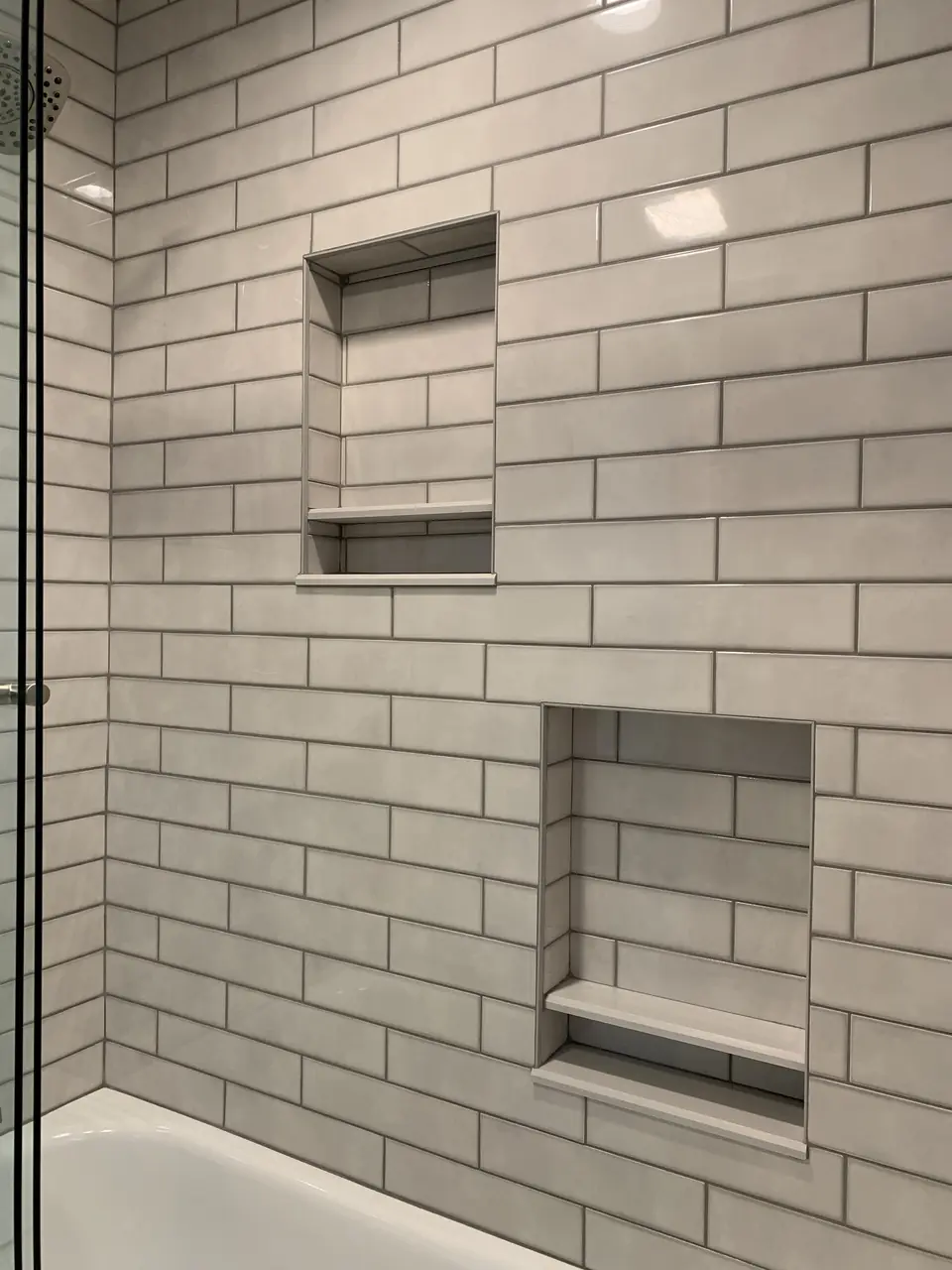 Double shower niches