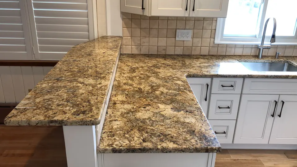 Two-level granite peninsula