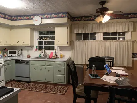 Photo 18 of 19