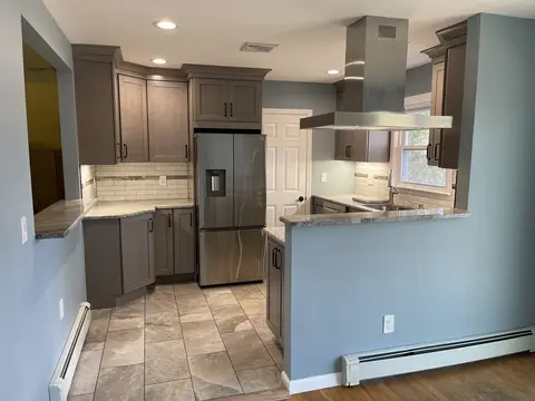 Photo 3 of 21